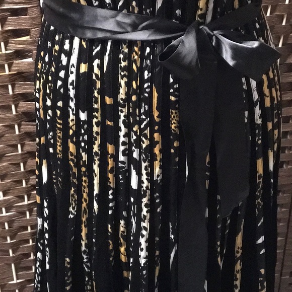 Aloha Bundle- Gentle use twice JS Collection Cocktail dress - Picture 5 of 10